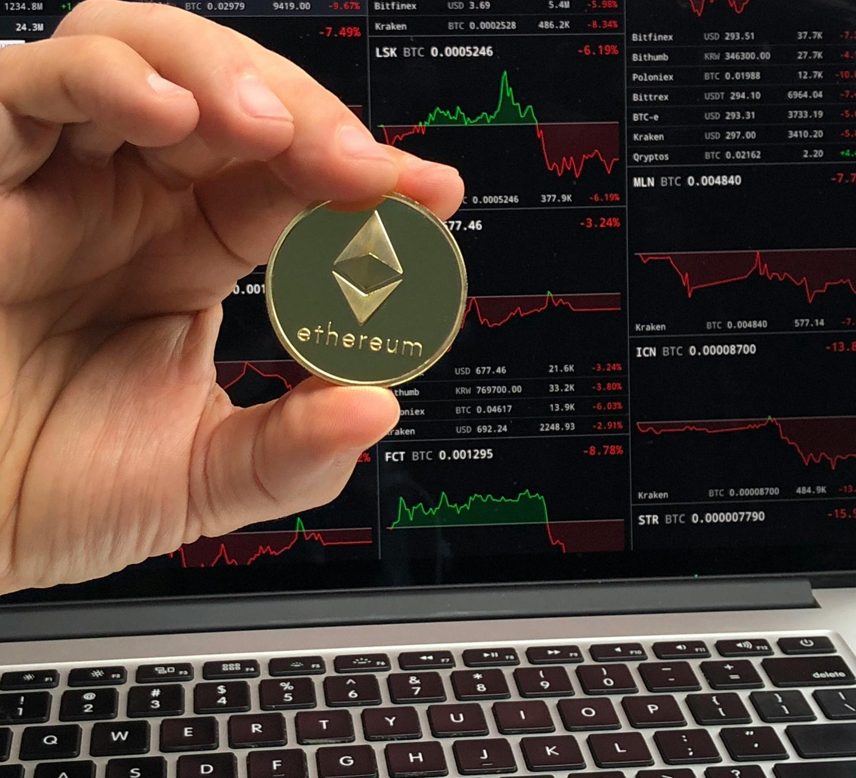 Web3律师解析：中国投资者如何合法利用QDII投资加密资产？-第1张图片-欧意下载